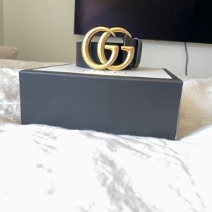 Gucci women’s belt in black leather